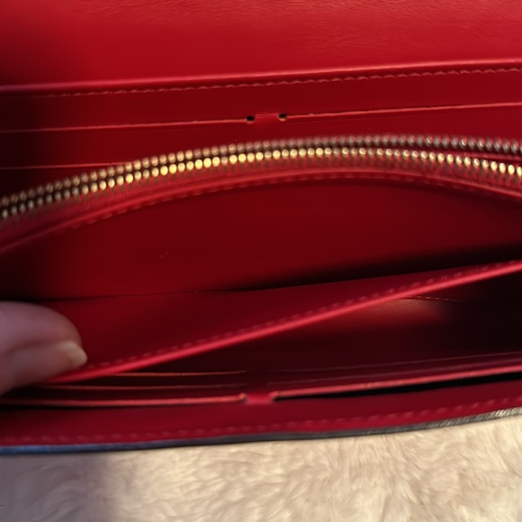 LOUIS VUITTON Red Vernis Monogram Flap wallet excellent condition - Picture 8 of 11